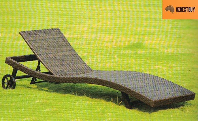 Rattan sun lounger with wheels